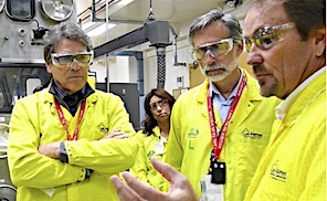 Secretary Perry visits Los Alamos