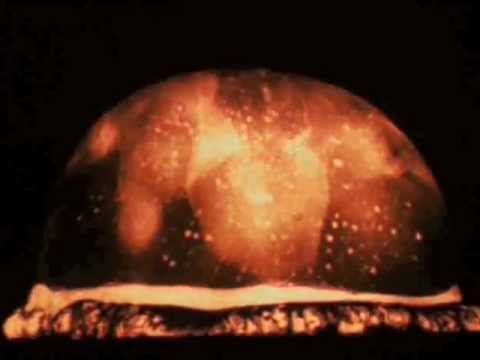 ‪First Milliseconds of Nuclear Bomb Test Fireball‬